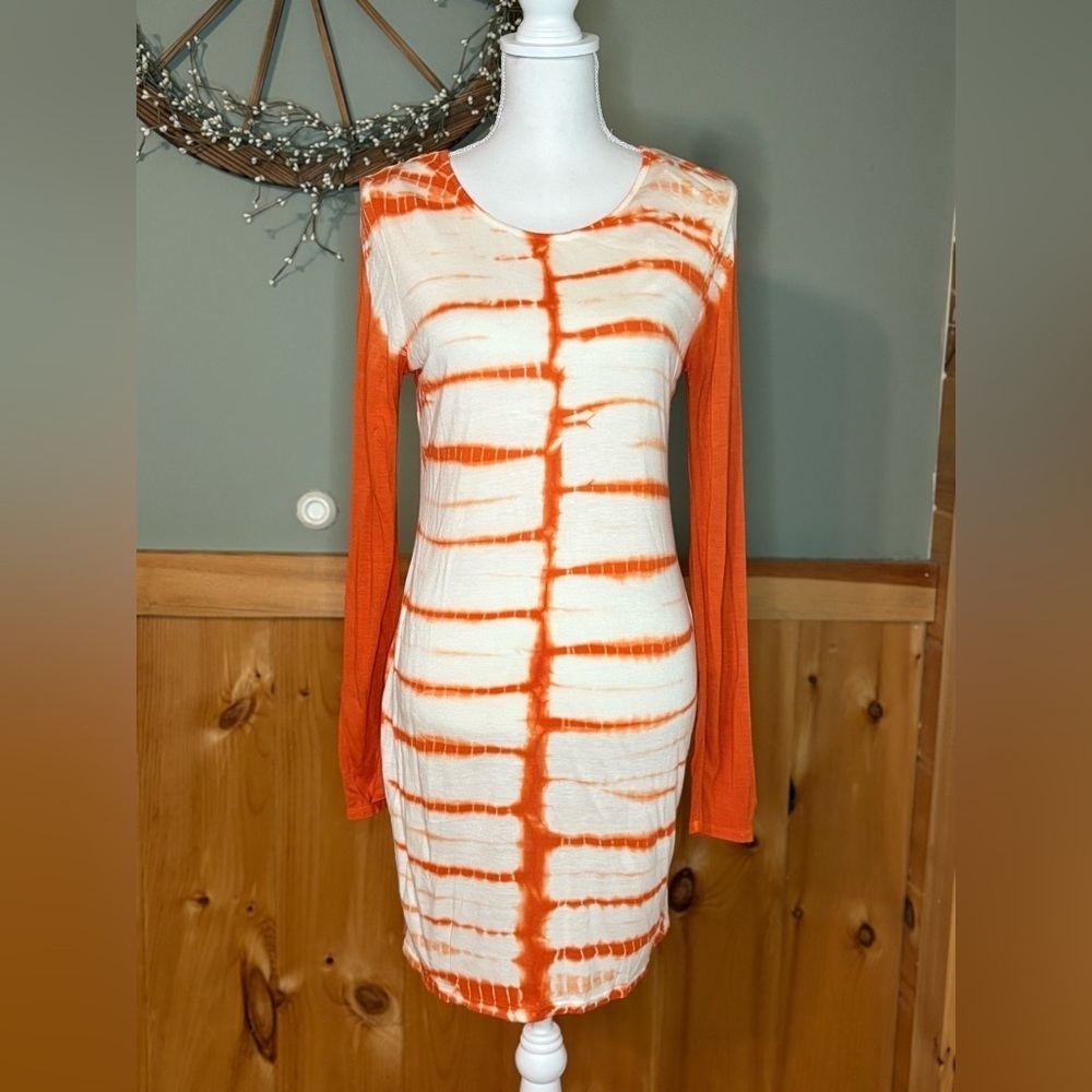Romeo & Juliet Couture Orange and White Long Sleeve Dress